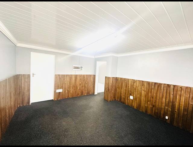 261M² OFFICE FOR SALE IN BEREA
